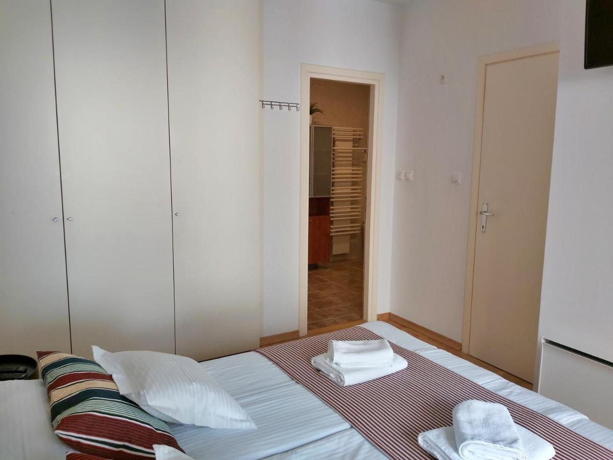 Apartament Mitra Zonata Pink Omiš Zewnętrze zdjęcie