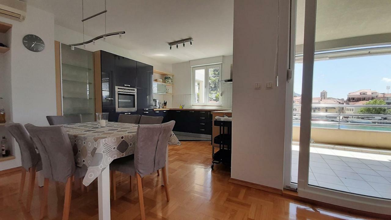 Apartament Mitra Zonata Pink Omiš Zewnętrze zdjęcie