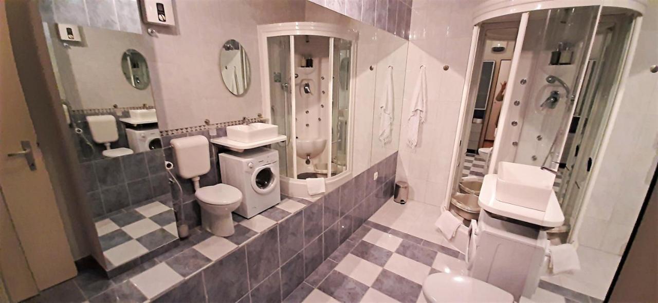 Apartament Mitra Zonata Pink Omiš Zewnętrze zdjęcie