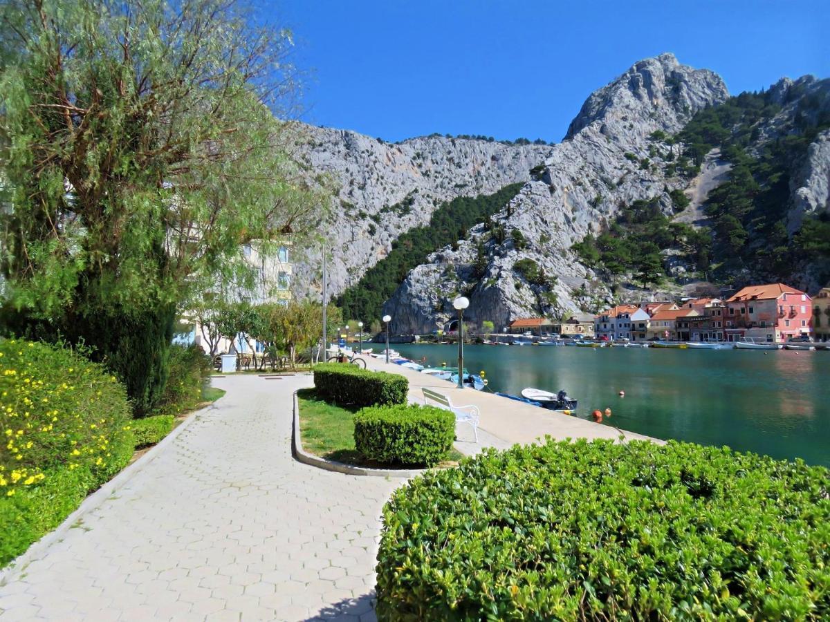 Apartament Mitra Zonata Pink Omiš Zewnętrze zdjęcie